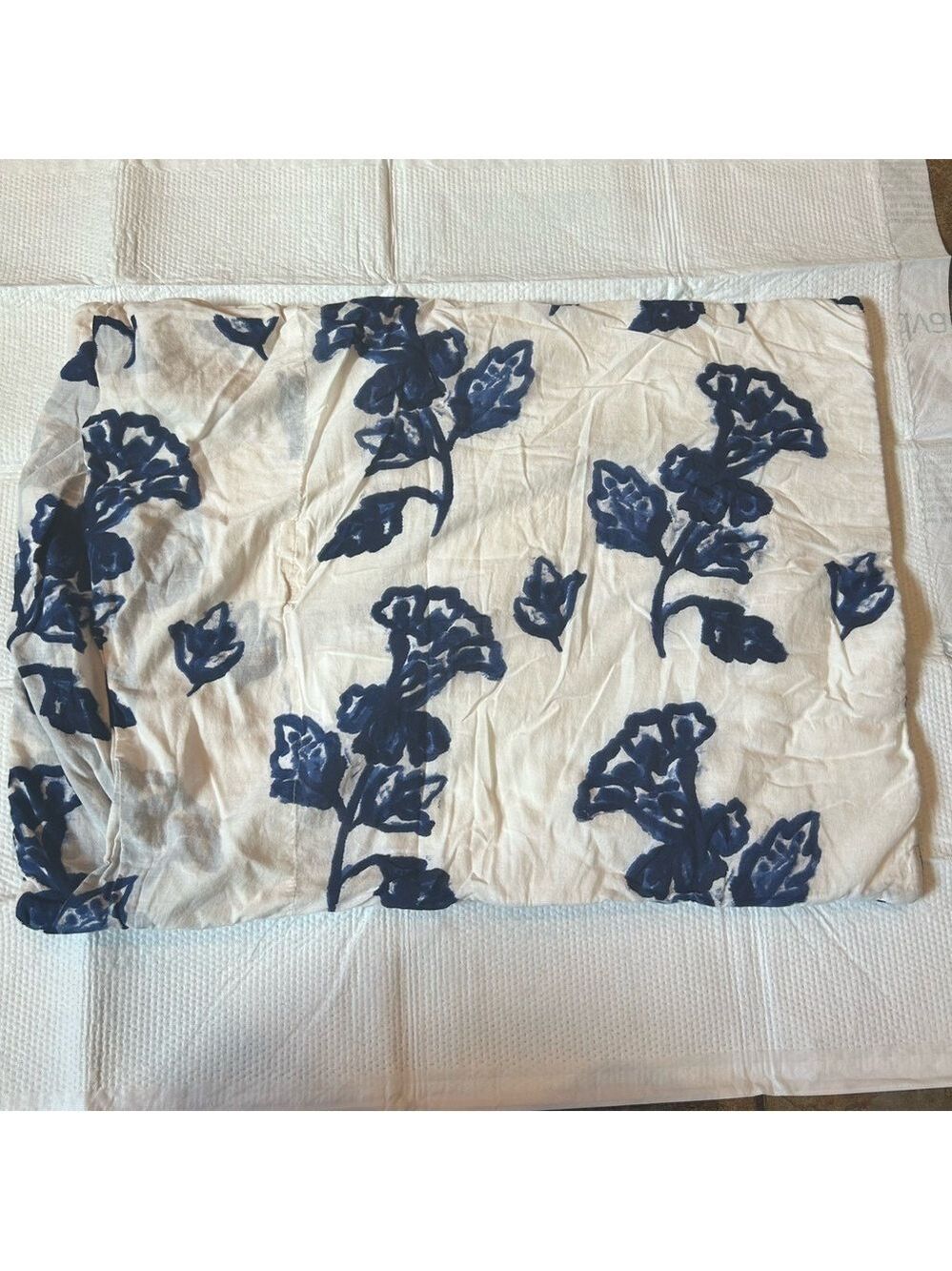 Anthropologie Pillow Sham Set of 2 Floral Blue White Quilted Cotton 19x26” - Picture 3 of 8